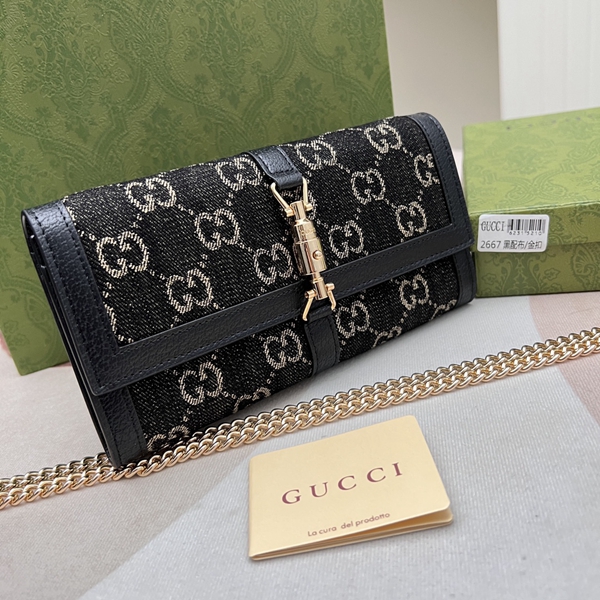 グッチ財布コピー背面デザイン